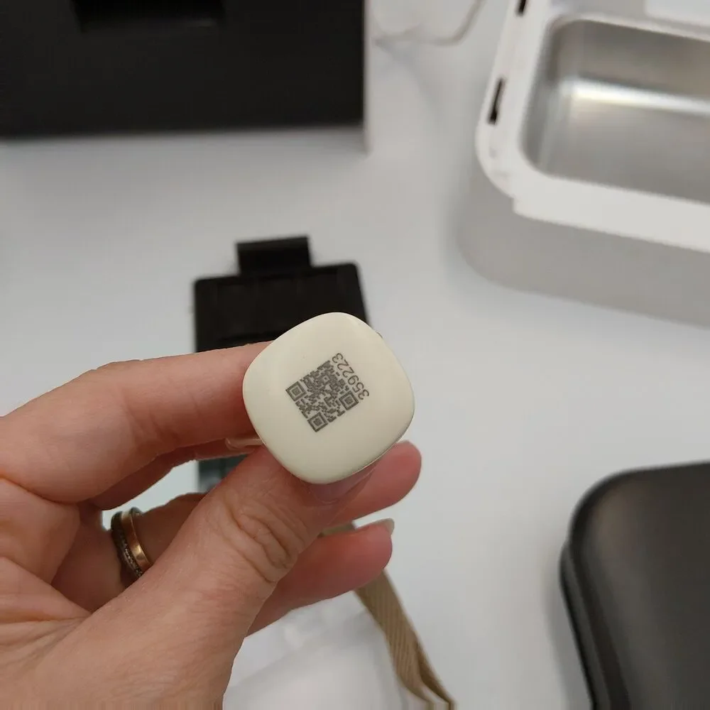 Petlibro ONE RFID Cat Feeder With Collar Tag App Control BEIGE &WHITE PLAF301